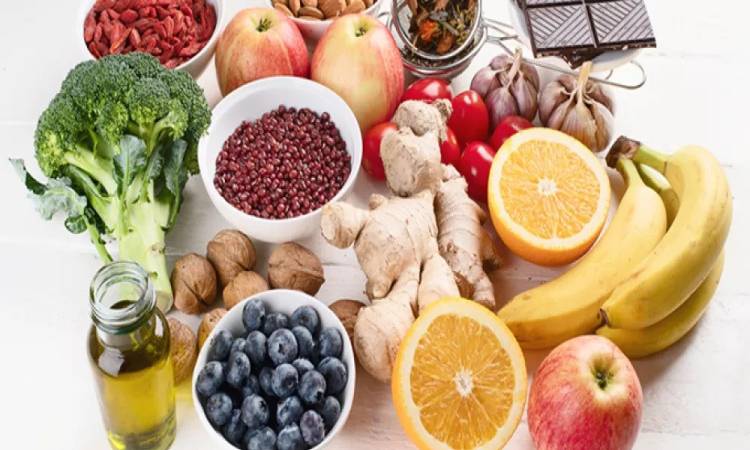 التغذية الشتوية.. أطعمة تقوي المناعة وأخرى تضعفها